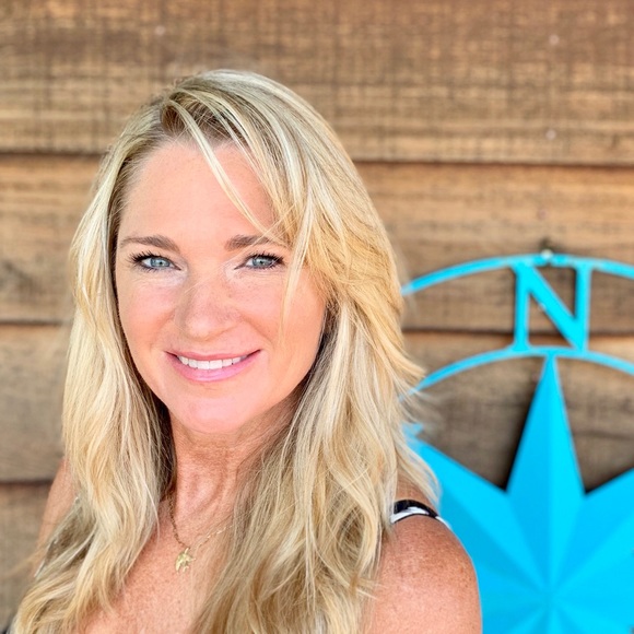 Meet your Posher, Carol - Picture 1 of 1